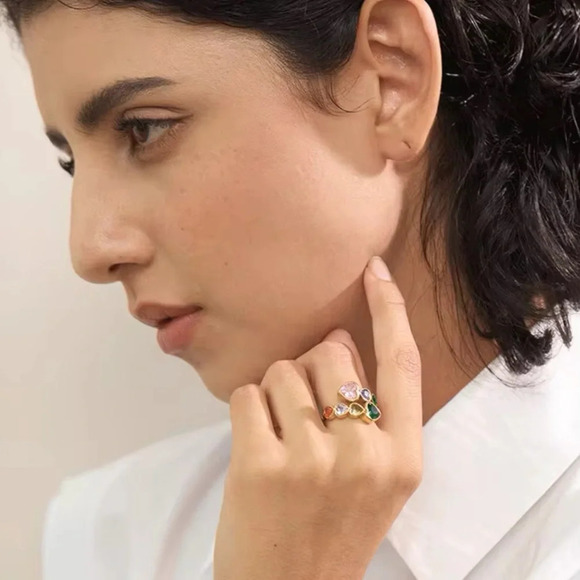 Diva Multicolor Crystal Heart 18K Gold Stainless Steel Waterproof Ring - Picture 5 of 17